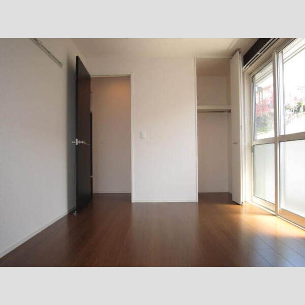 居室・リビング (2階洋室)