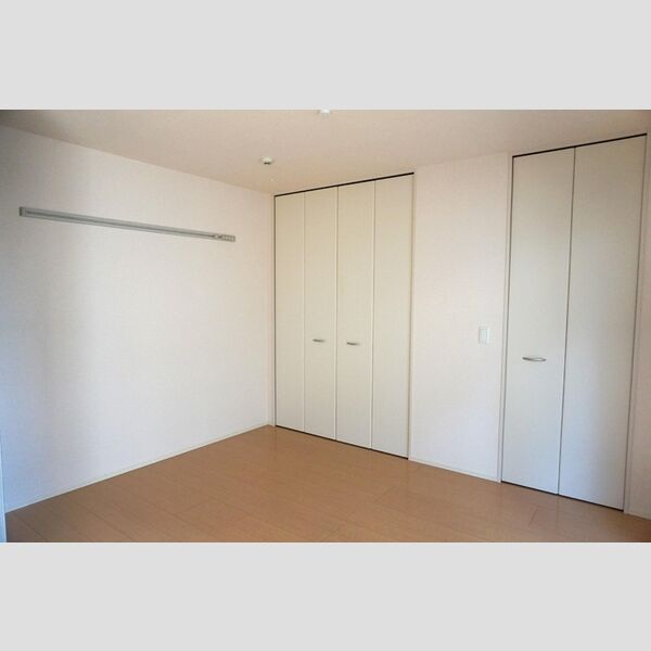 その他 (南側洋室)