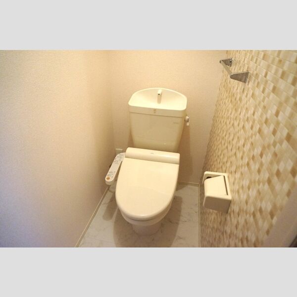 トイレ (温水洗浄暖房便座)