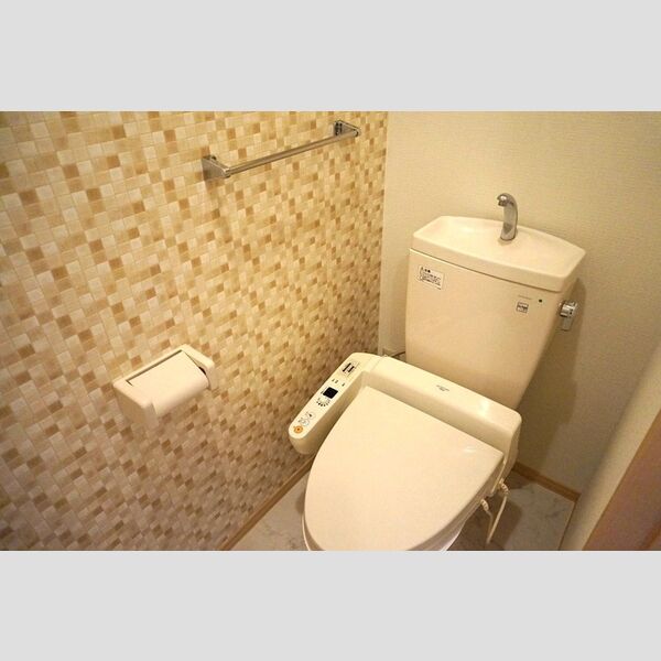 トイレ (温水洗浄暖房便座)