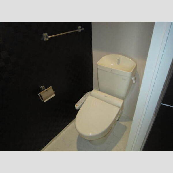 トイレ (温水洗浄暖房便座)