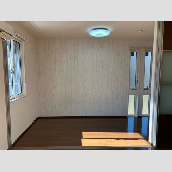 その他 (南側洋室)