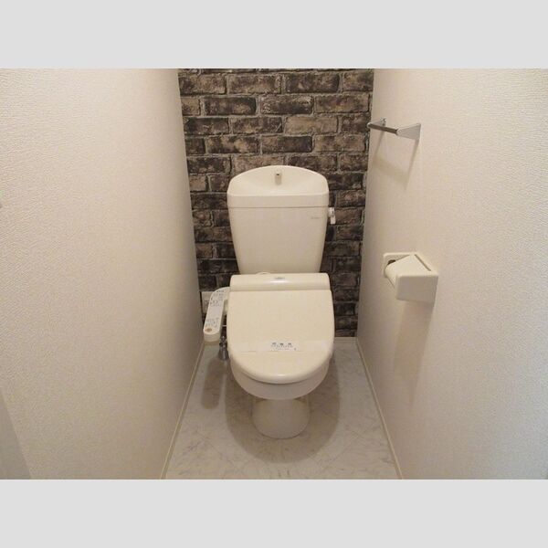 トイレ (温水洗浄暖房便座)