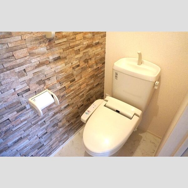 トイレ (温水洗浄暖房便座)