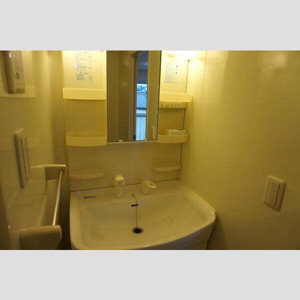 洗面所 (洗髪洗面化粧台)