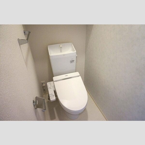 トイレ (温水洗浄暖房便座)