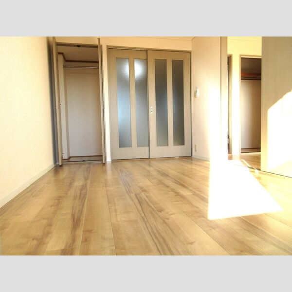 その他 (西側洋室)