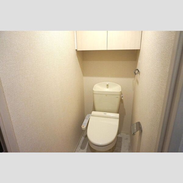 トイレ (温水洗浄暖房便座)