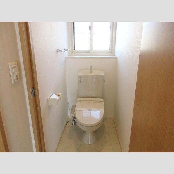 トイレ (温水洗浄暖房便座)