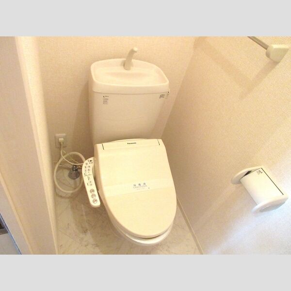 トイレ (温水洗浄暖房便座)