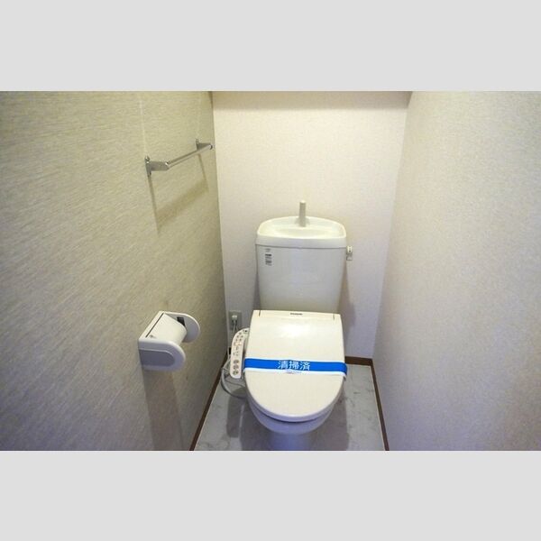 トイレ (温水洗浄暖房便座)