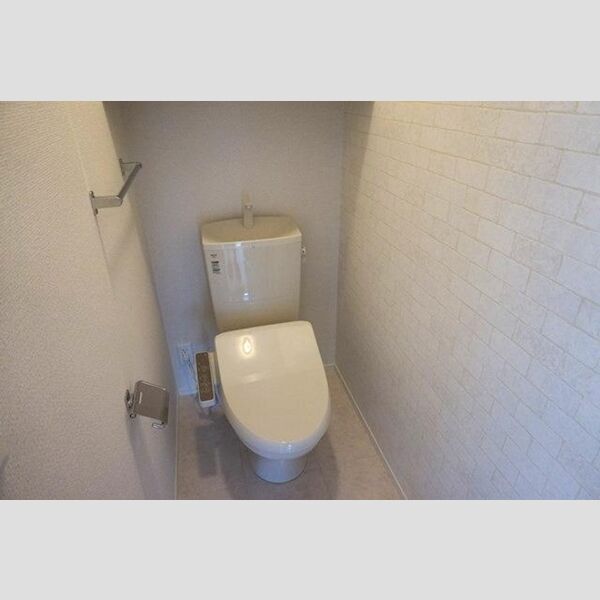トイレ (温水洗浄暖房便座)