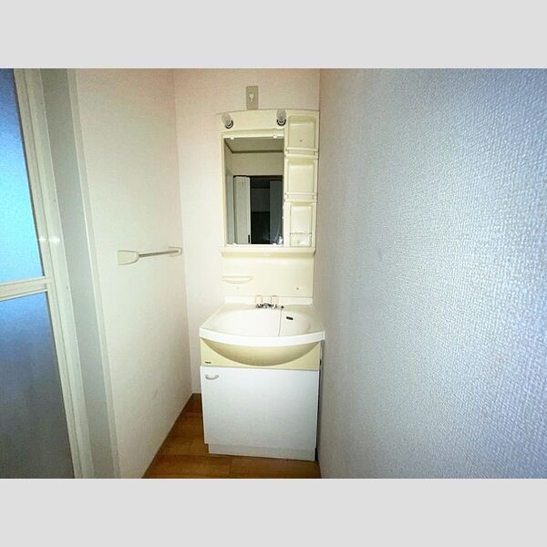 洗面所 (洗髪洗面化粧台)