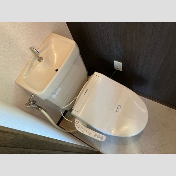 トイレ (温水洗浄暖房便座)