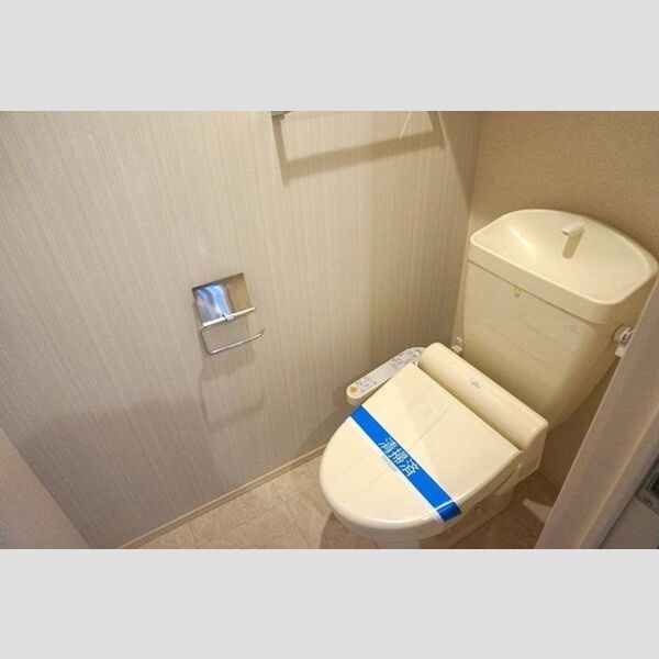 トイレ (温水洗浄暖房便座)