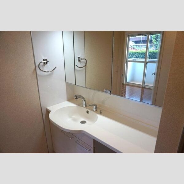 洗面所 (洗髪洗面化粧台)