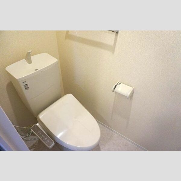 トイレ (温水洗浄暖房便座)