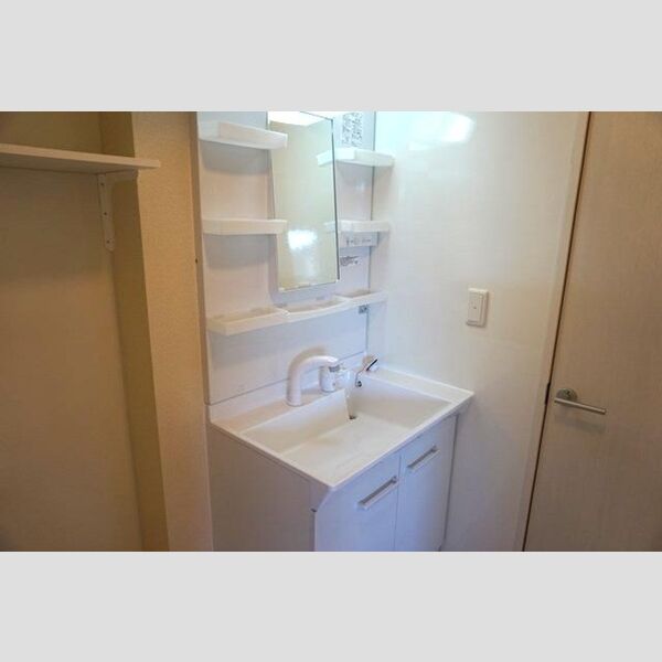 洗面所 (洗髪洗面化粧台)