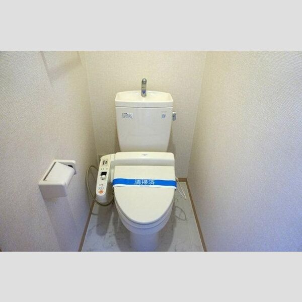 トイレ (温水洗浄暖房便座)