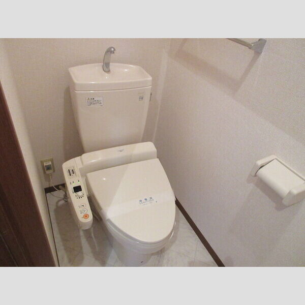 トイレ (温水洗浄暖房便座)
