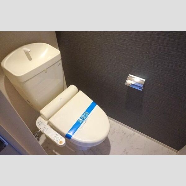 トイレ (温水洗浄暖房便座)