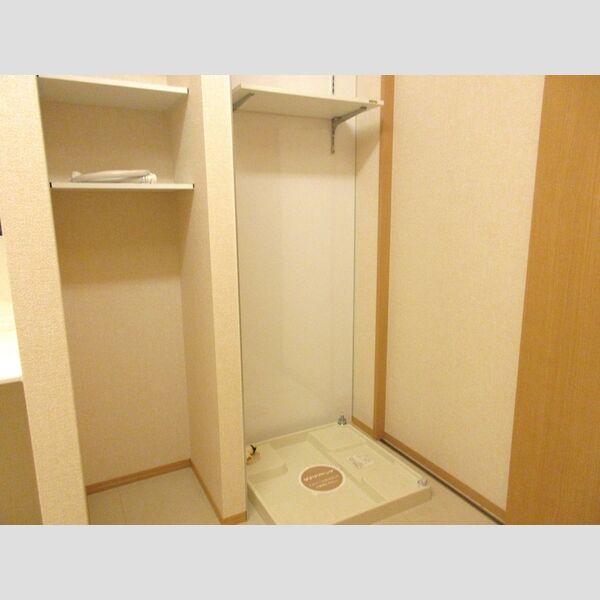 その他 (室内洗濯機置き場)