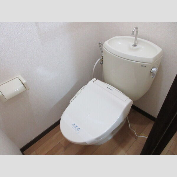 トイレ (温水洗浄暖房便座)