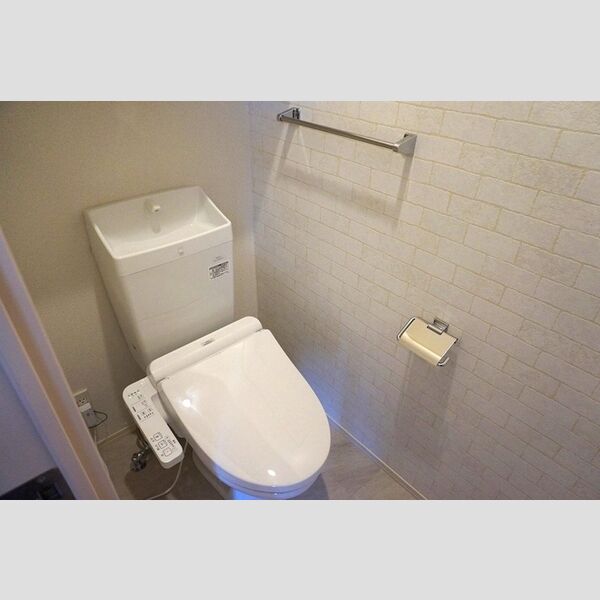 トイレ (温水洗浄暖房便座)