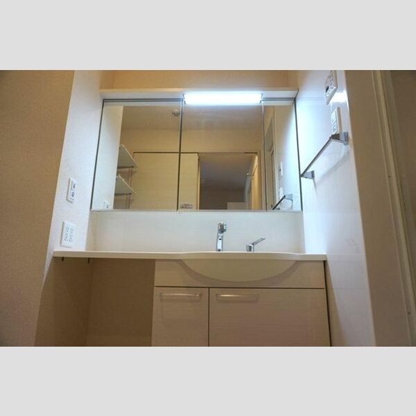 洗面所 (洗髪洗面化粧台)