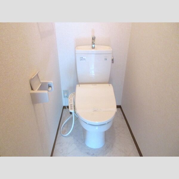 トイレ (温水洗浄暖房便座)