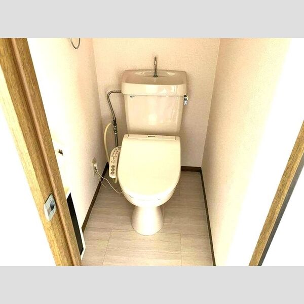 トイレ (温水洗浄暖房便座)