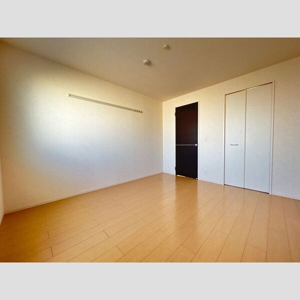 その他 (北側洋室)