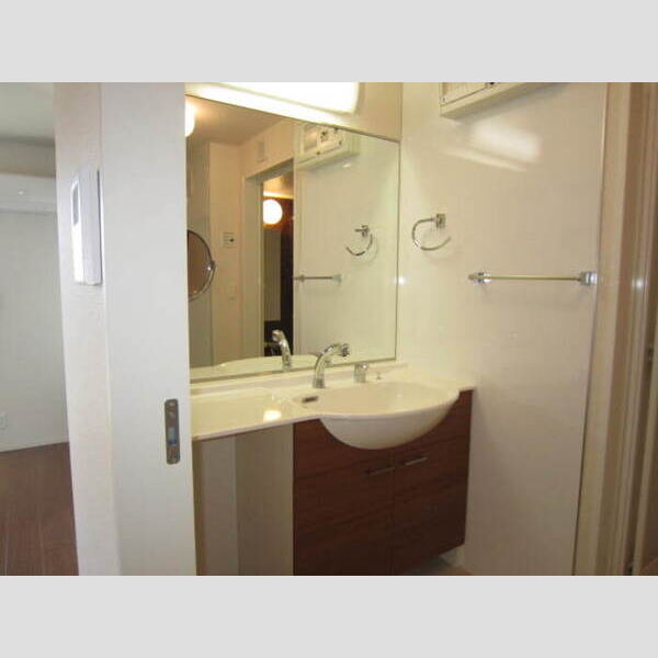 洗面所 (洗髪洗面化粧台)