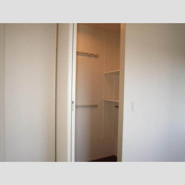 収納 (ワンステップクローゼット)