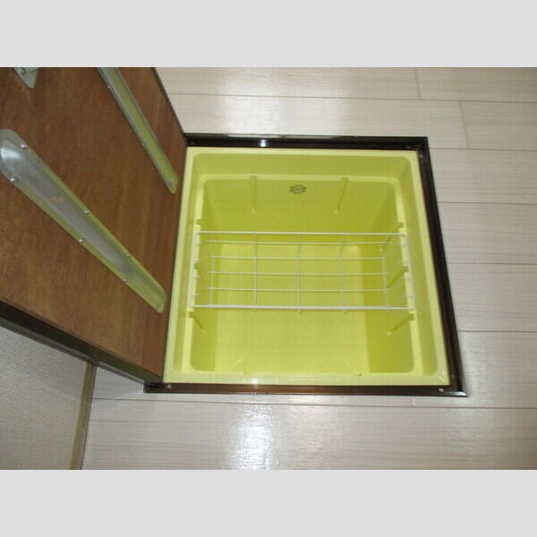 収納 (床下収納)