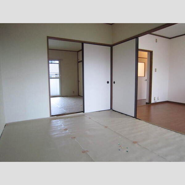 居室・リビング (南和室)