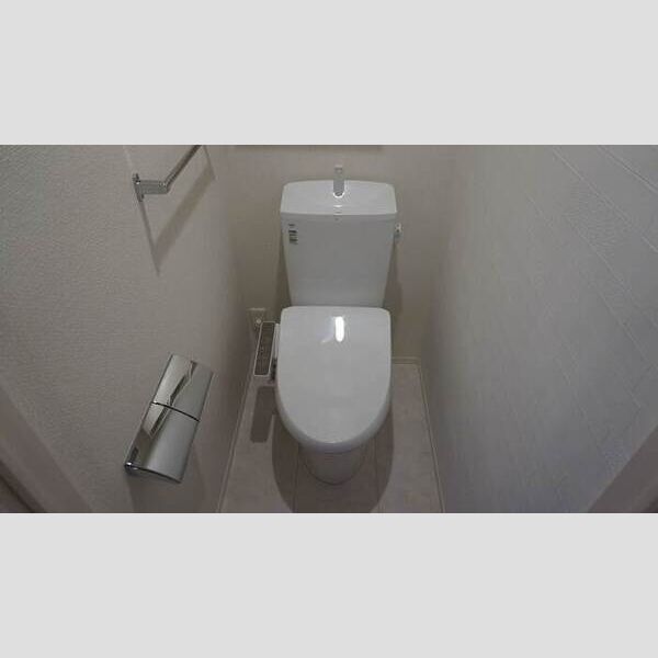 トイレ (温水洗浄暖房便座)