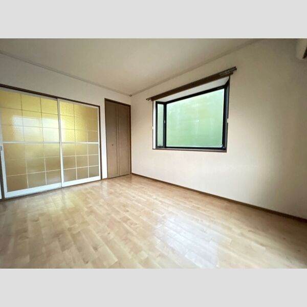 その他 (南側洋室)