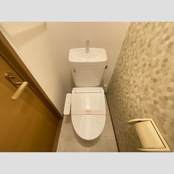 トイレ (温水洗浄暖房便座)