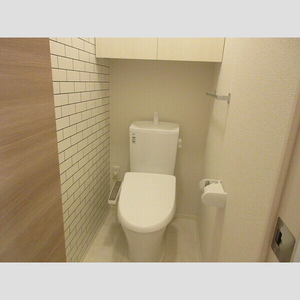 トイレ (温水洗浄暖房便座)