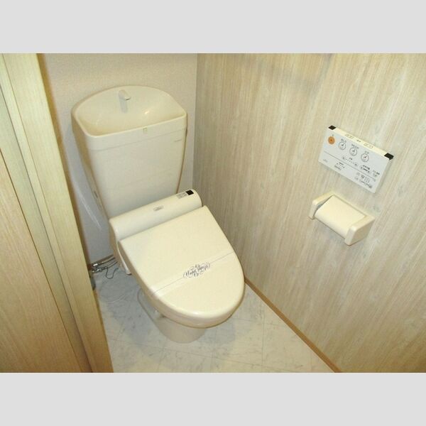 トイレ (温水洗浄暖房便座)