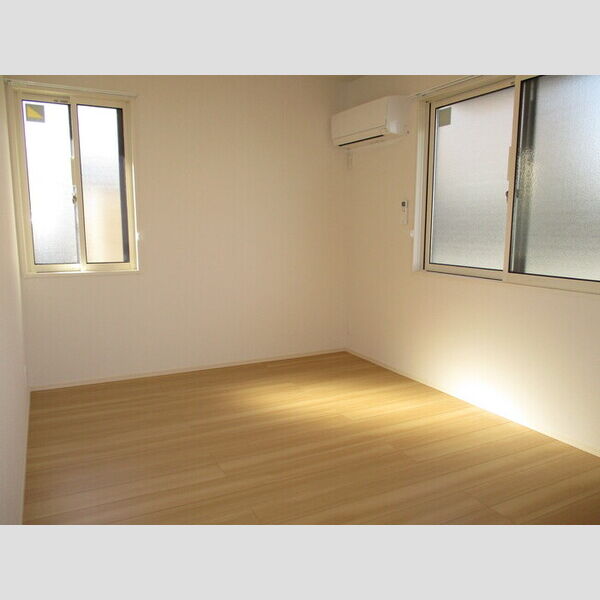 その他 (西側洋室)