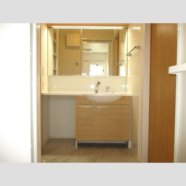 洗面所 (洗髪洗面化粧台)