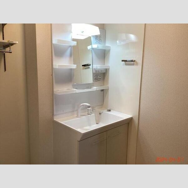 洗面所 (洗髪洗面化粧台)