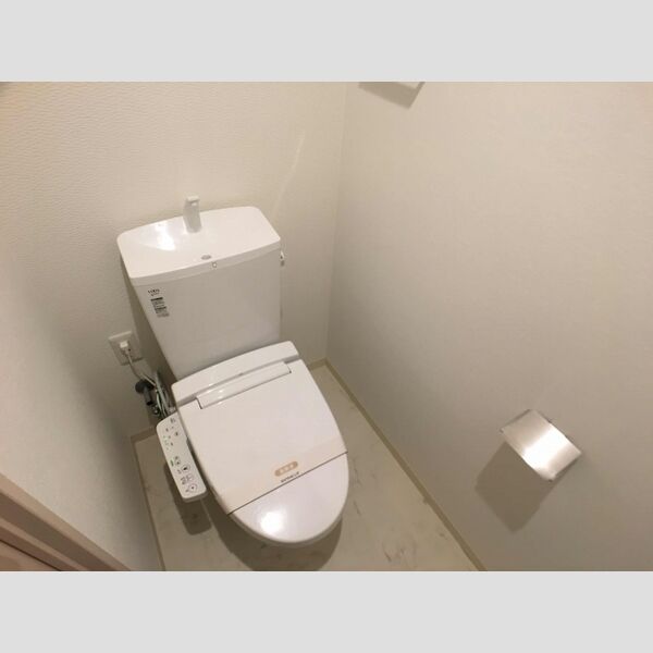 トイレ (温水洗浄暖房便座)