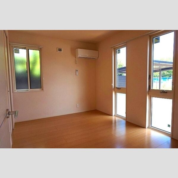 その他 (北側洋室)