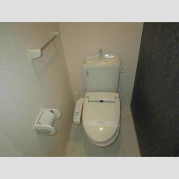 トイレ (温水洗浄暖房便座)