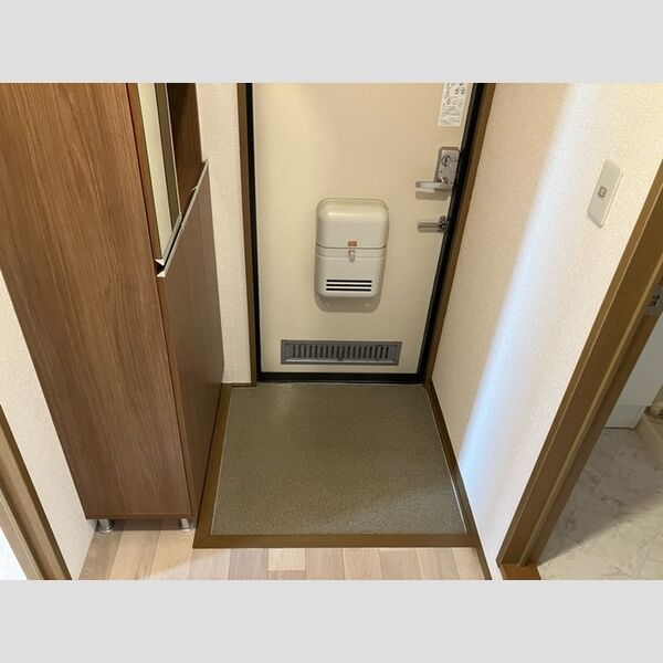 玄関 (玄関)