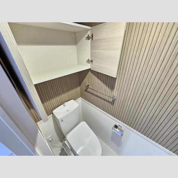 トイレ (温水洗浄暖房便座)