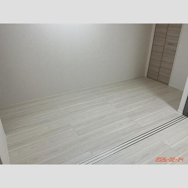 その他 (南側洋室)